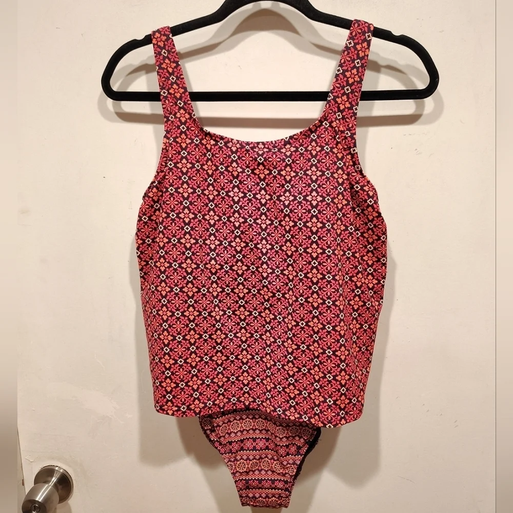 Lands' End Women's Pink Geometric Print One Piece Faux Tankini Swimsuit Sz 8